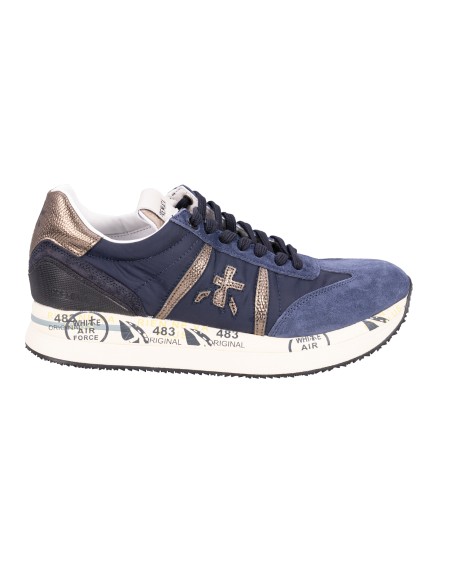 Shop PREMIATA  Scarpa: Premiata Sneakers "Conny 6981".
Mix di materiali tecnici e pellami. 
Modello con punta tonda.
Chiusura con lacci.
Logo sulla linguetta.
Caviglia imbottita.
Topponcino arricchito da una particolare stampa ripresa anche sulla linguetta.
Soletta in gomma.
Altezza Suola 4 cm.
Fusbet Interno 27 cm.
Composizione: SOLE: 85% EVA 15% PHYLON (PLASTIC MATERIAL) UPPER: 40% CALF LEATHER 30% PL 10% PA 10% PU 10% PC LINING: 100% GOAT LEATHER.
Made in Vietnam.. CONNY 6981-B